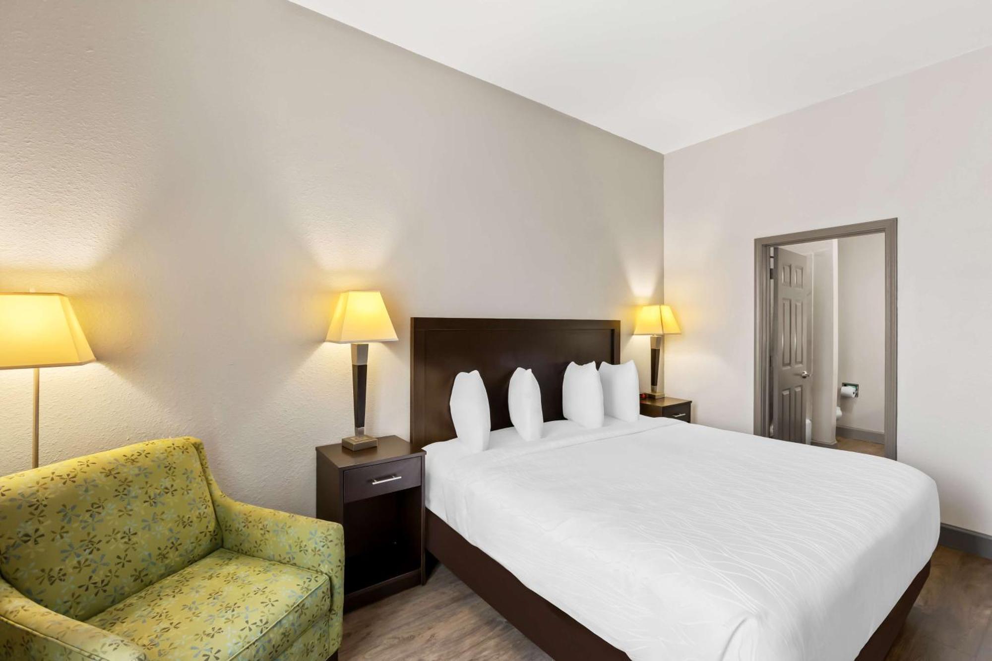 Sonesta Essential La Porte Exteriör bild