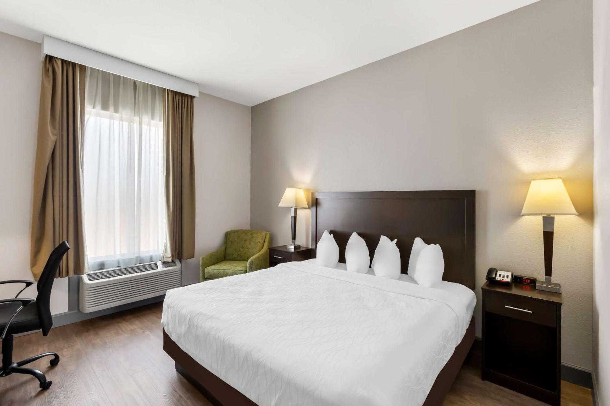 Sonesta Essential La Porte Exteriör bild